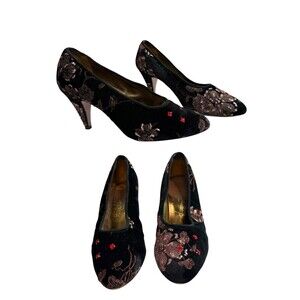1980s WILLY VON ROOY Embroidered  Black Velvet Pumps With Rhinestones Size 7.5